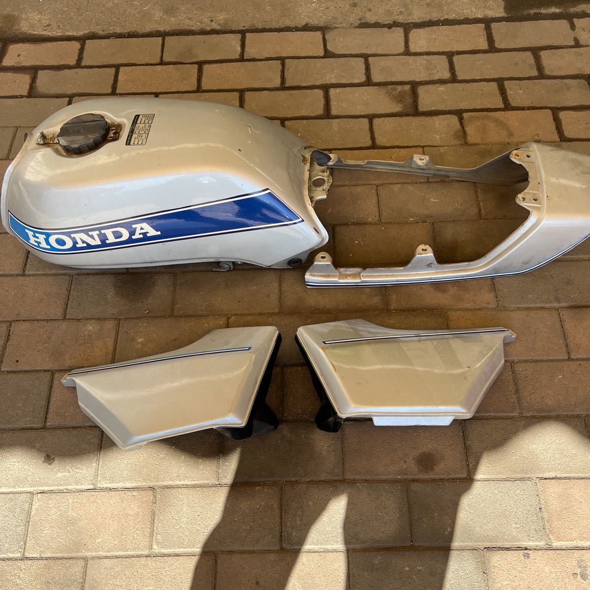 cb250n純正外装 タンク内綺麗-