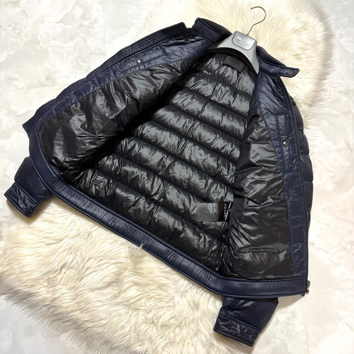 本物 美品 プラダ 袖 レザートライアングルタグ ZIP UP バイカー 本物 美品 プラダ 袖 レザートライアングルタグ ZIP UP バイカー