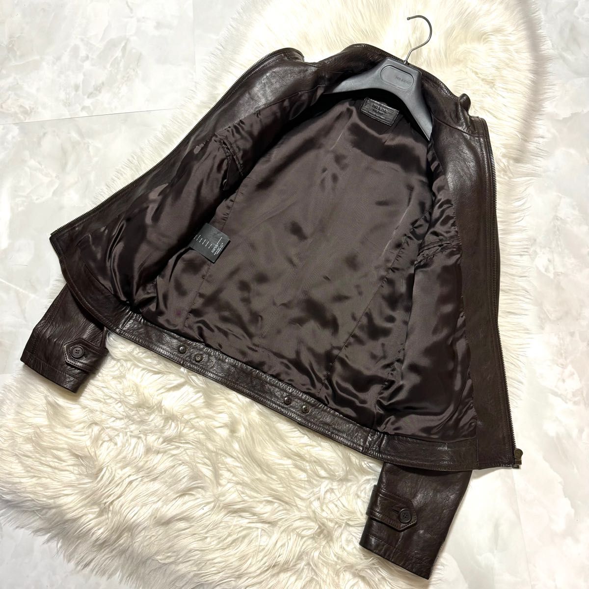 本物 美品 プラダ エポレット ZIP UP マルチポケット レザー 本物 美品 プラダ エポレット ZIP UP マルチポケット レザー