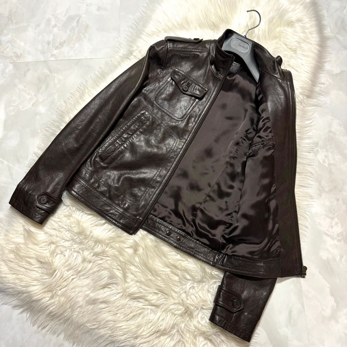 本物 美品 プラダ エポレット ZIP UP マルチポケット レザー 本物 美品 プラダ エポレット ZIP UP マルチポケット レザー