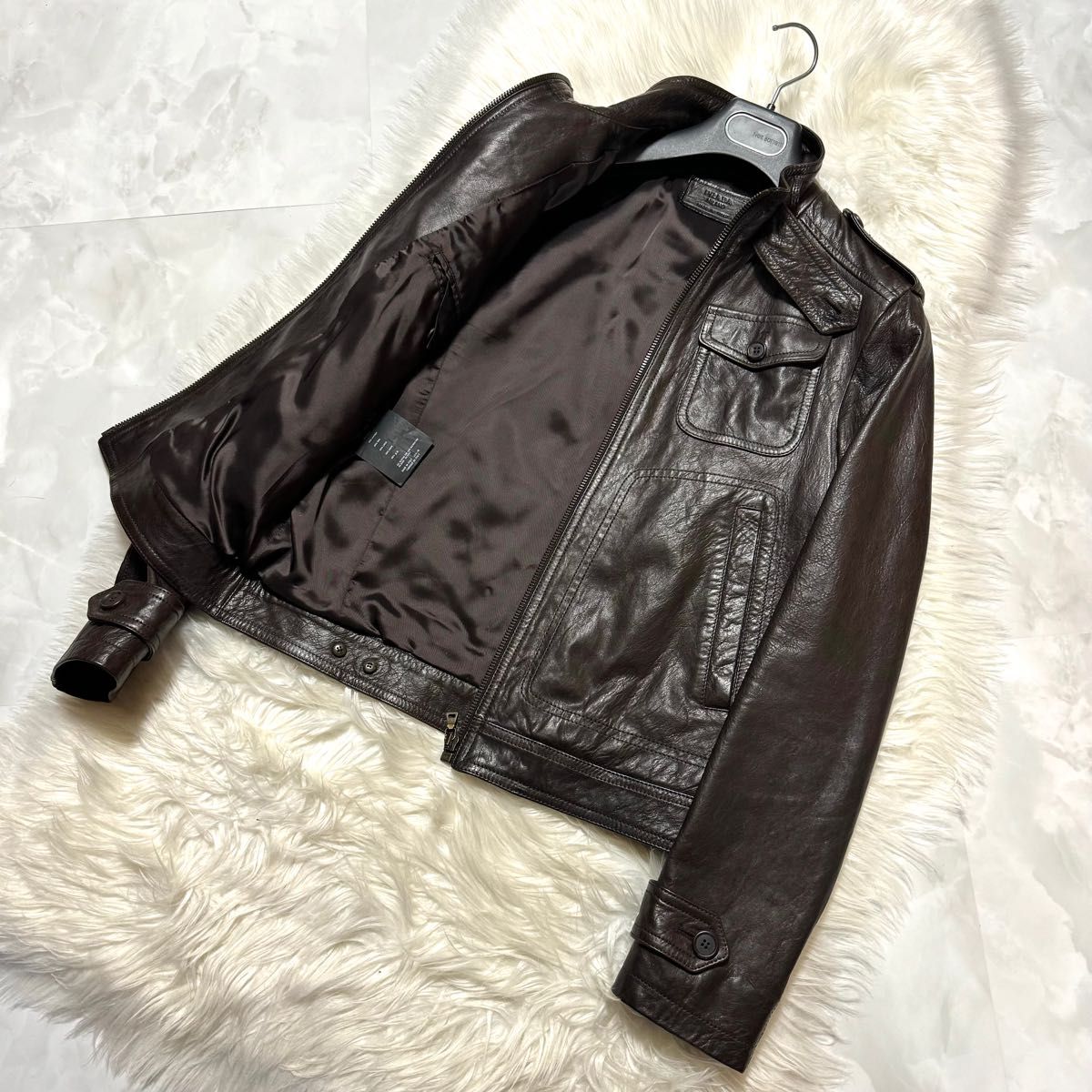 本物 美品 プラダ エポレット ZIP UP マルチポケット レザー 本物 美品 プラダ エポレット ZIP UP マルチポケット レザー