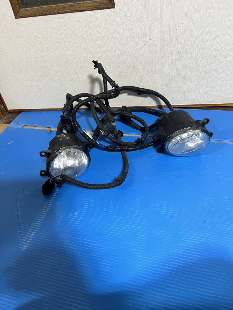 トヨタ ANH20W 後期 アルファード ヴェルファイア 純正 ハロゲン フォグランプ 左右セット 運転席側 Valeo 81210-0W060 81210-0W050