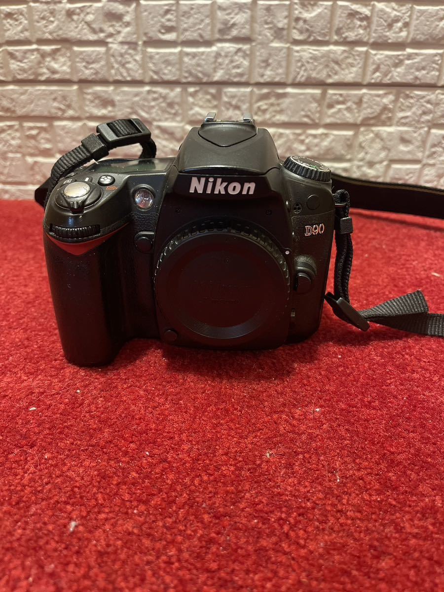 バーゲンで Nikon D90 ニコン シャッター現状品 ニコン