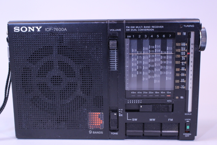 w-3563　SONY ICF-7600A 短波ラジオ ソニー ラジオ　通電確認済_画像2
