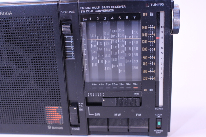 w-3563　SONY ICF-7600A 短波ラジオ ソニー ラジオ　通電確認済_画像4
