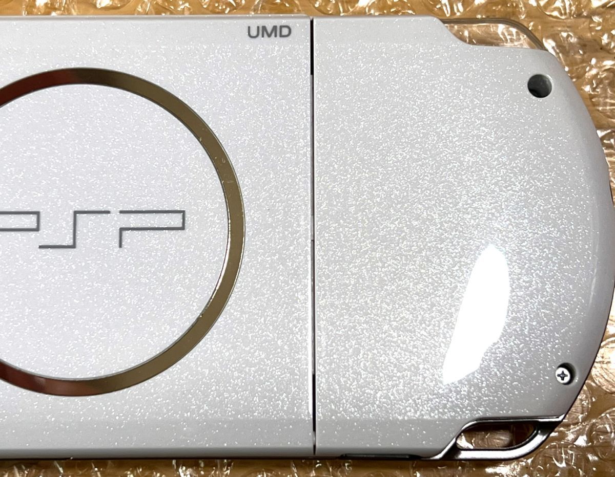 〈美品に近い良品・動作確認済み・最終型〉PSP-3000 本体 パールホワイト ＋メモリースティック 2GB PlayStation Portable 薄型_画像6