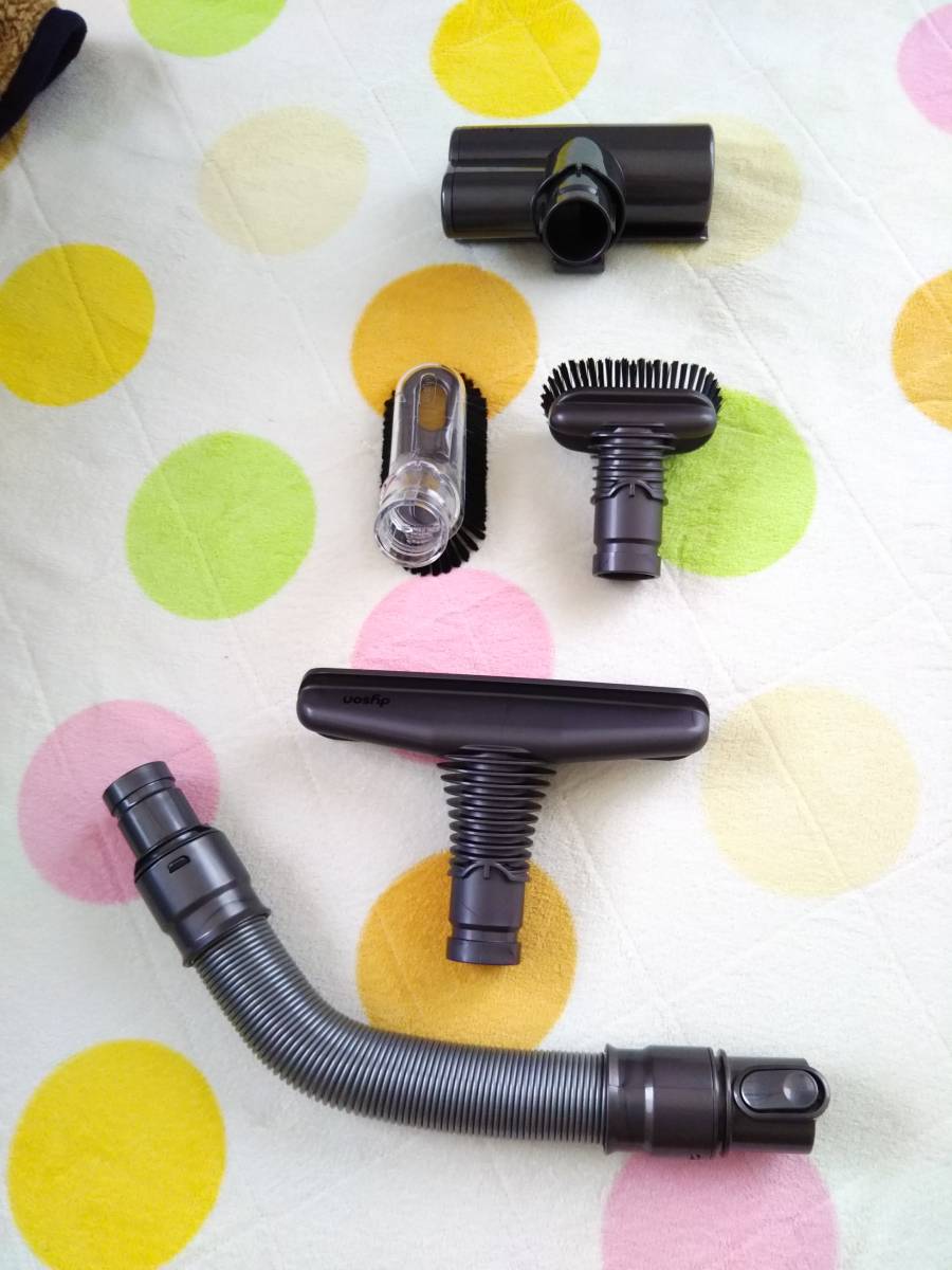  Dyson V6 Fluffy beautiful goods accessory set . bargain full load!!