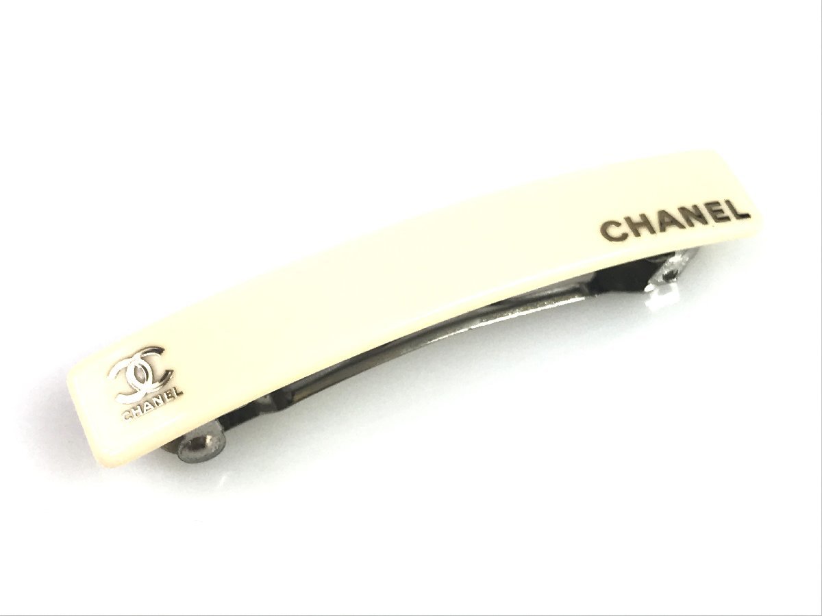 シャネル　CHANEL　ココマーク　バレッタ　ヘアーアクセサリー　クリームカラー×ゴールドカラー　YAS-9880