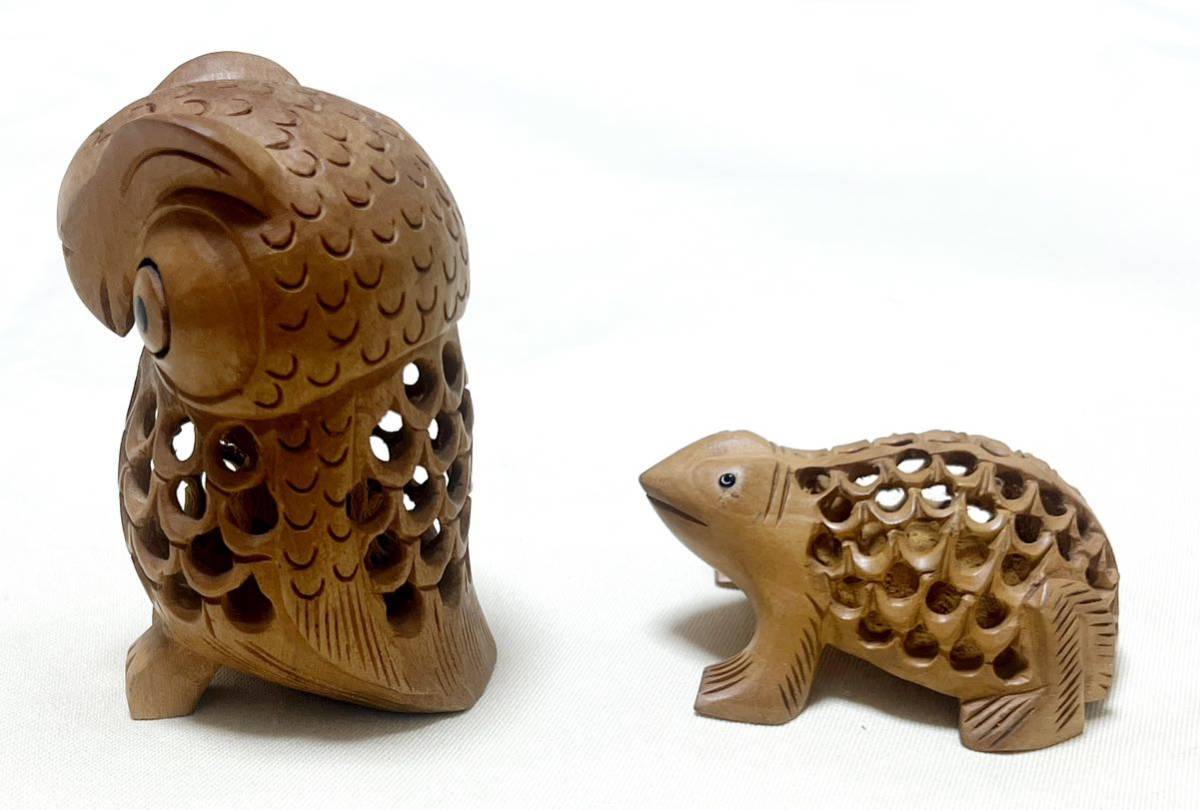 木工芸品 一木造り 二重透かし木彫 フクロウ&カエル蛙 縁起物 木工芸品 一木造り 二重透かし木彫 フクロウ&カエル蛙 縁起物