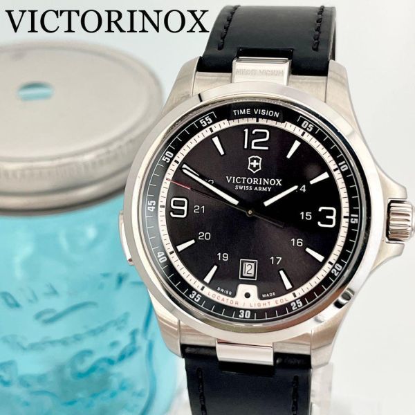 316 【美品】ビクトリノックス時計　メンズ腕時計　ナイトビジョン　高機能時計