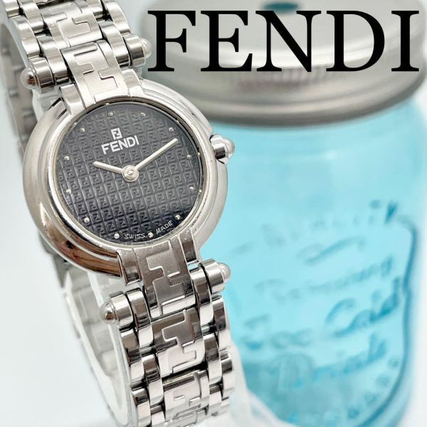 489 FENDI フェンディ時計　レディース腕時計　ブラック　ズッカ柄文字盤