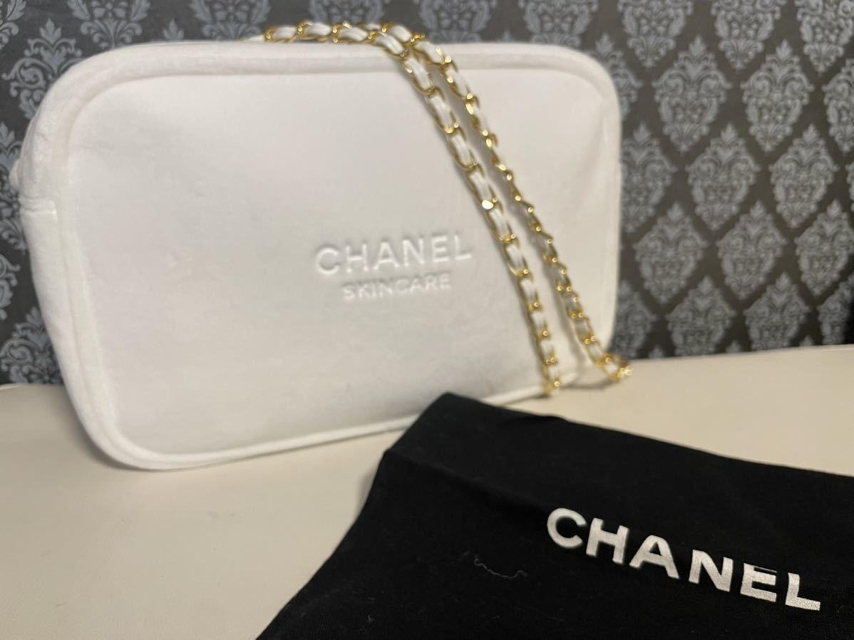 CHANEL　ベロア　バッグ　クラッチ　ポーチ　ノベルティ　新品　未使用　ベルベット　白　ホワイト　レア　希少　貴重　シャネル_画像1