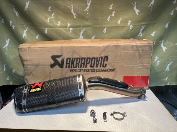 AKRAPOVIC S-H3S07-APC（CB250/300R）スリップオンサイレンサー カーボン_画像1