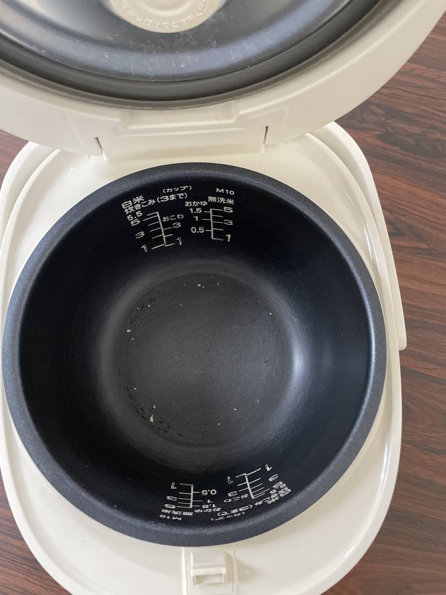 マイコンジャー炊飯器　SANYO　サンヨー　ECJーYM10　　炊飯ジャー　最大容量1.0L（5.5合）　100V　　_画像6