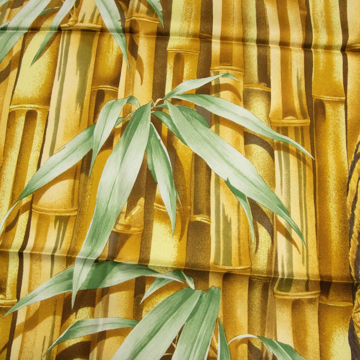 【全額返金保証・送料無料・新品同様】フェラガモ・大判スカーフ(人気・綺麗・レア・珍しい・虎・タイガー・ゴールド・動物・シルク・X044)_画像8