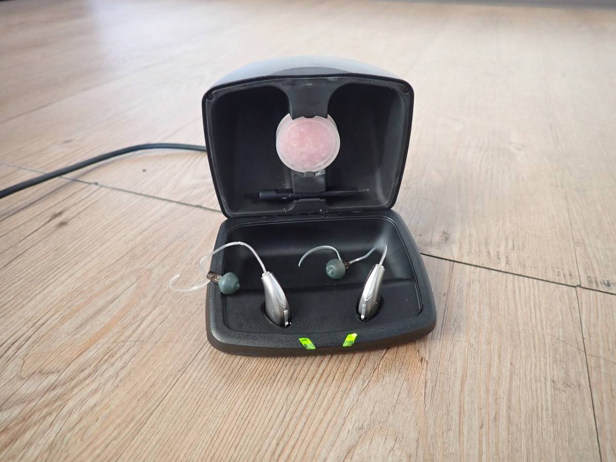  used beautiful goods hearing aid StarKey Livio 1000a Star key libio series ear .. type rechargeable compilation sound vessel height sound quality both ear light times ~ -ply times for 2022 year 