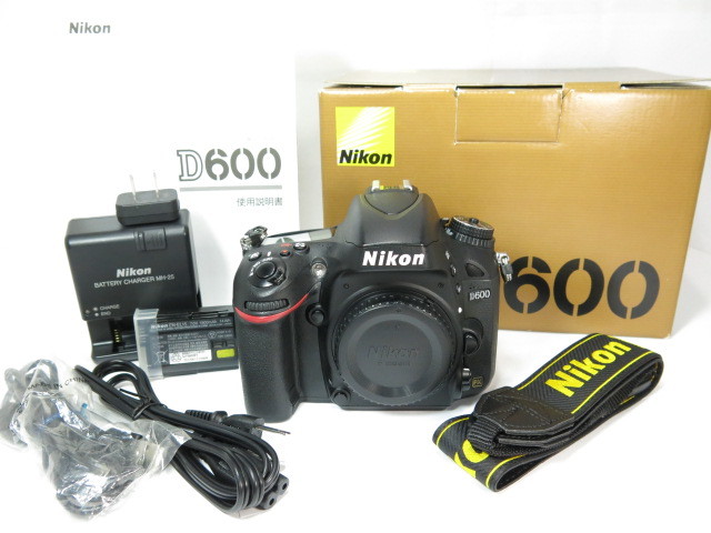 【 13914ショット 】Nikon D600 ボディー 元箱付 ニコン [管Ni1470]