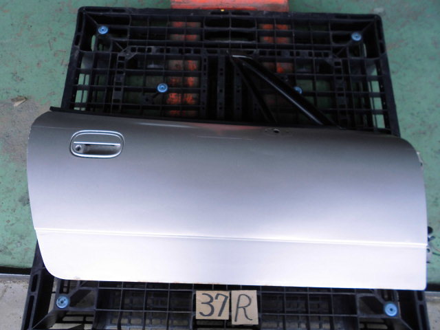カプチーノ　EA11R純正　運転席側ドア（ガラス、レギュレーター付き）（ODE）３７_画像1