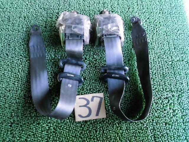 スズキカプチーノ EA11R  シートベルト左右セット  37の画像1