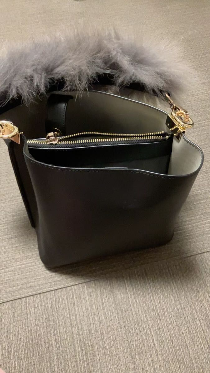 【新品】黒色のバッグ