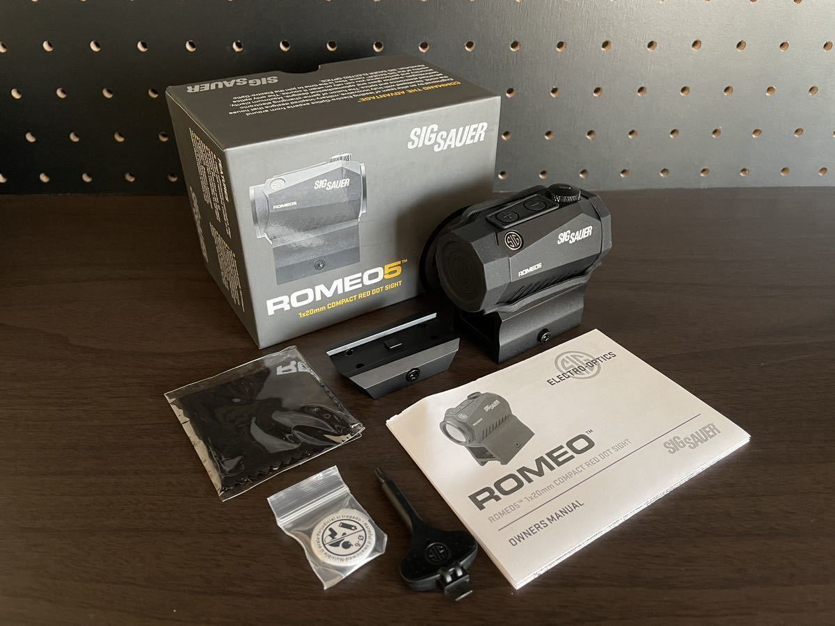 Holy Warrior」Sig Sauer Romeo5 タイプ ドットサイト フル刻印 Holy Warrior」Sig Sauer Romeo5 タイプ ドットサイト フル刻印