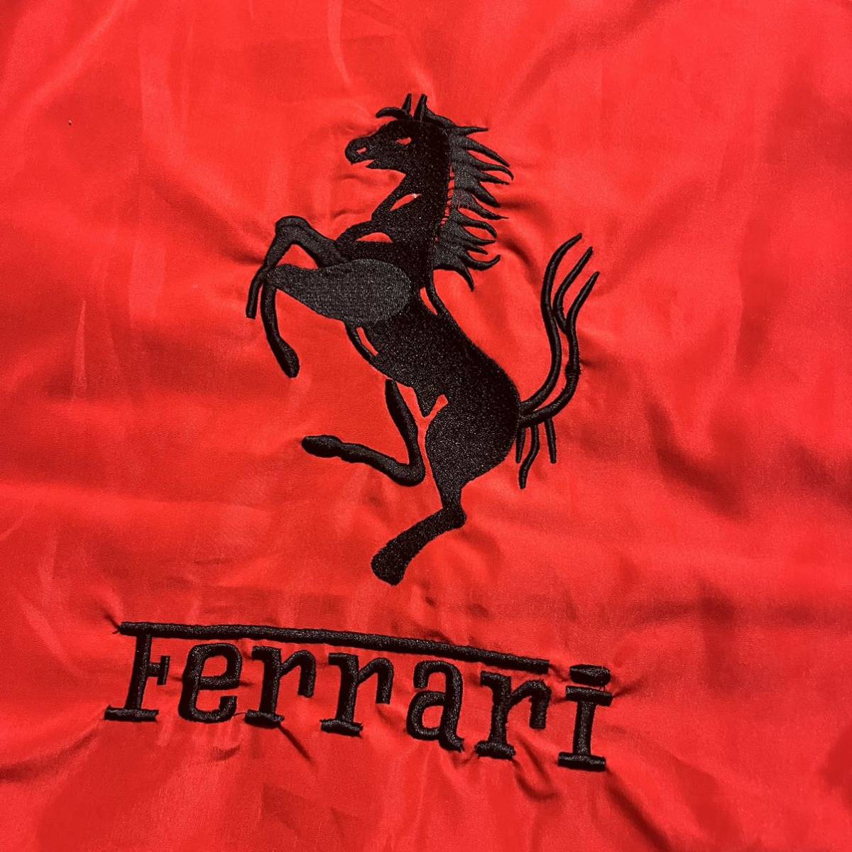 フェラーリ レーシングジャケット Ferrari 中綿 レーシング 赤 F-1