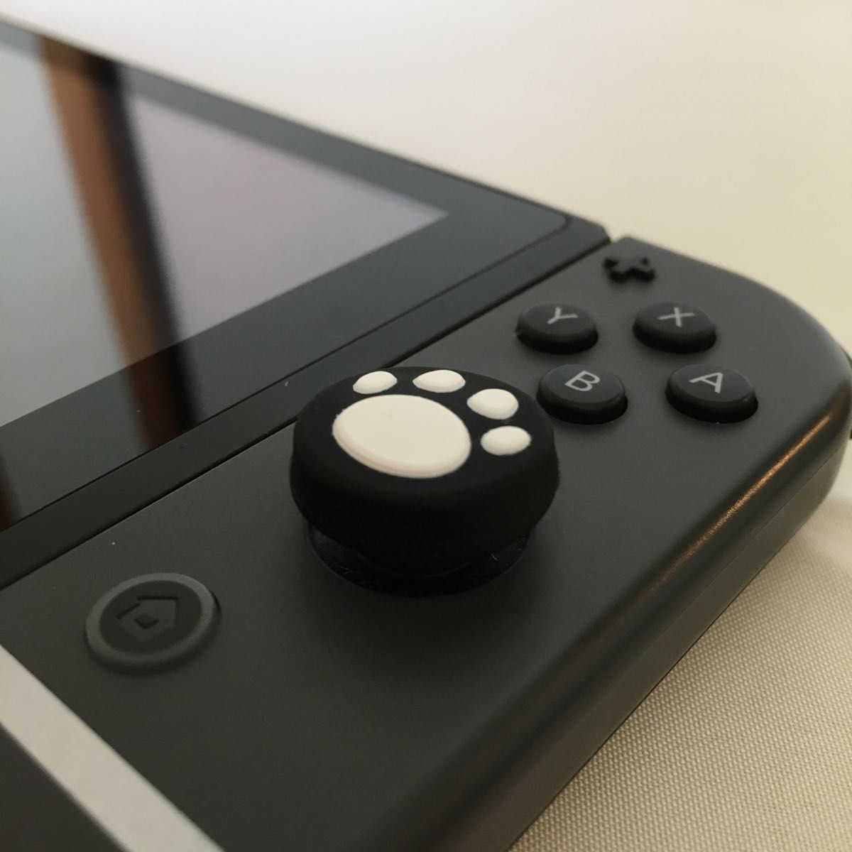【新品】Nintendo Switch　ニンテンドー　スイッチ　ジョイコン　スティックカバー　肉球【黒白a &黒ピンク4個セット】