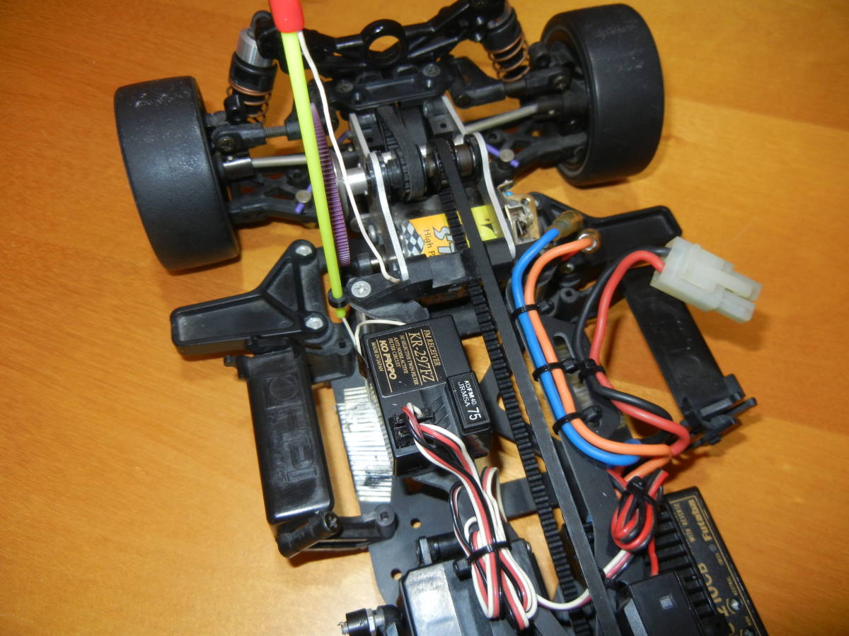 HPI RS4 sportsフルセット（プロポ,メカ,シャーシ,バッテリー,安定化電源,急速充電器,タイヤ,予備パーツ）ジャンク扱い_画像3