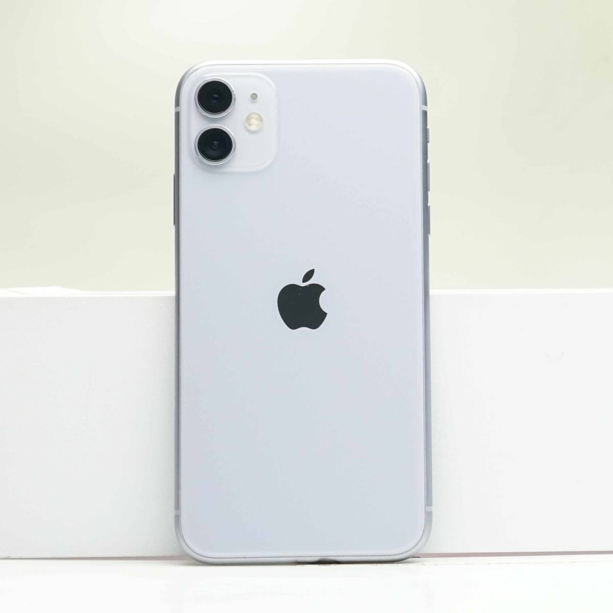 新しい季節 iPhone 11 白ロム 中古本体 訳あり品 SIMフリー MWM52J/A