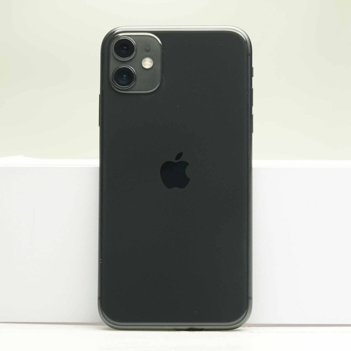 驚きの価格 iPhone 11 白ロム 中古本体 訳あり品 SIMフリー MWM72J/A