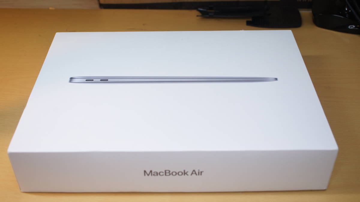 Apple Mac Book Air M1 箱の画像1
