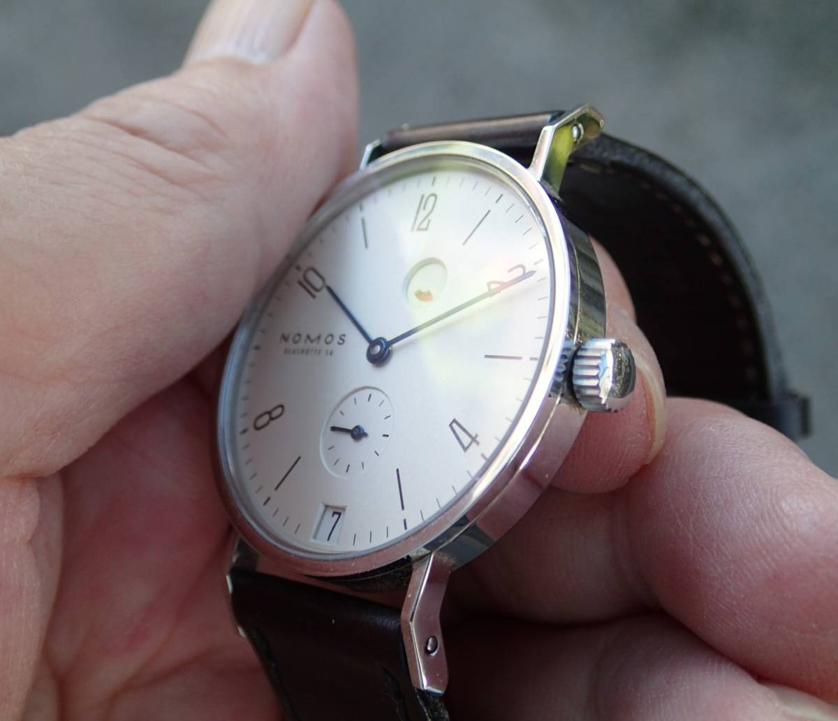 NOMOS ノモス タンジェント デイト パワーリサーブ TN1751-W2実用品_画像10