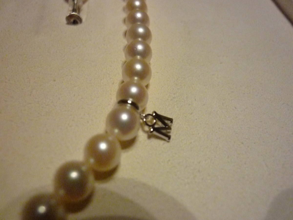  Mikimoto ... pearl necklace & earrings 