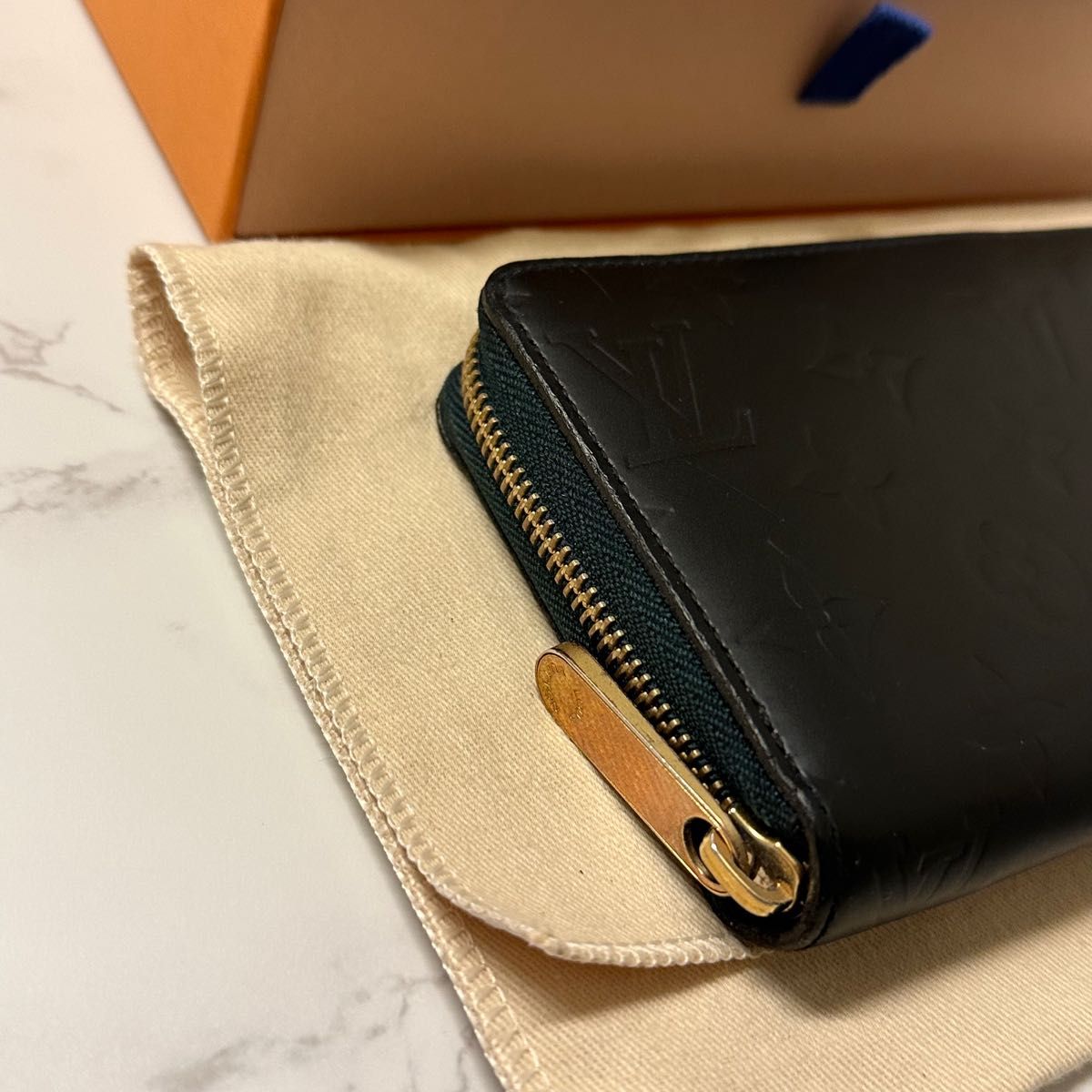 ほぼ新品 希少色 ルイヴィトン LOUIS VUITTON ヴェルニ 財布 長財布