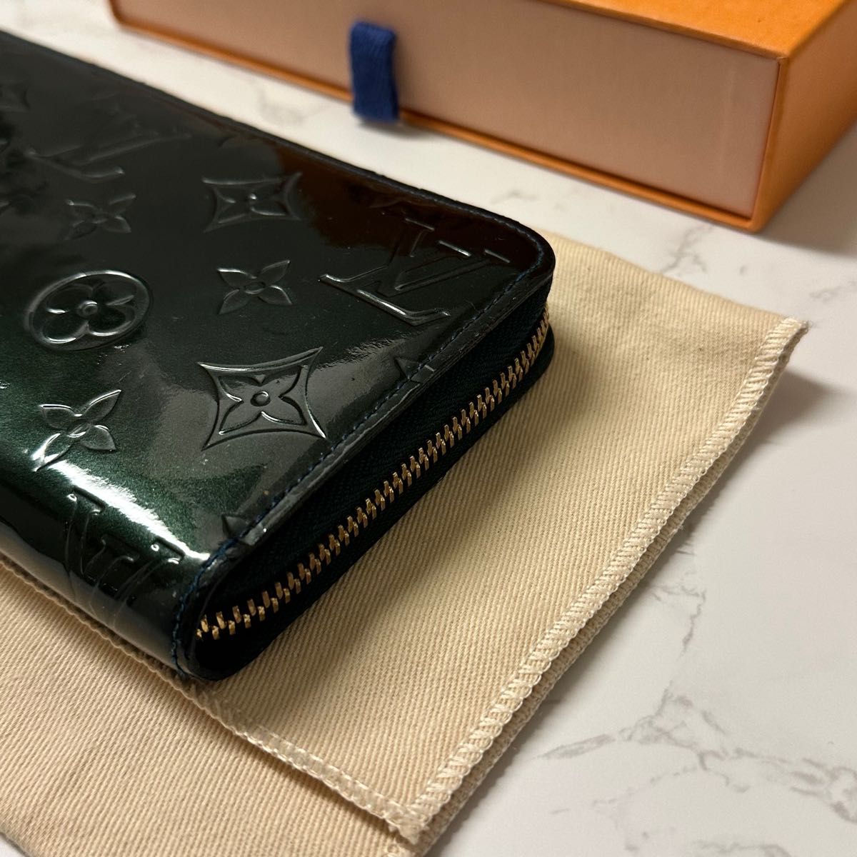 新品同様！ 希少　ルイヴィトン LOUIS VUITTON ヴェルニ　財布 長財布 ジッピーウォレット