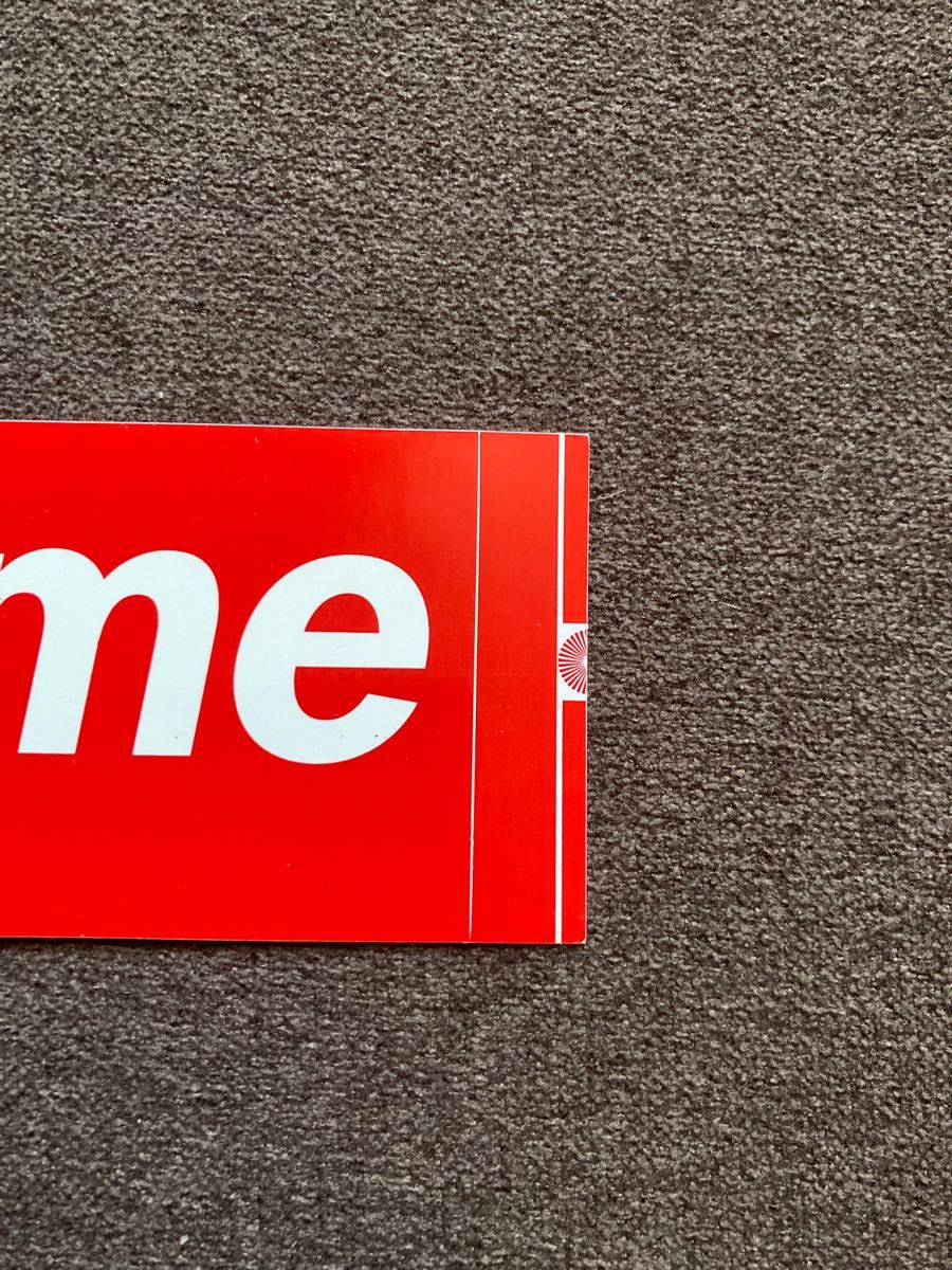 Supreme ステッカー エラー