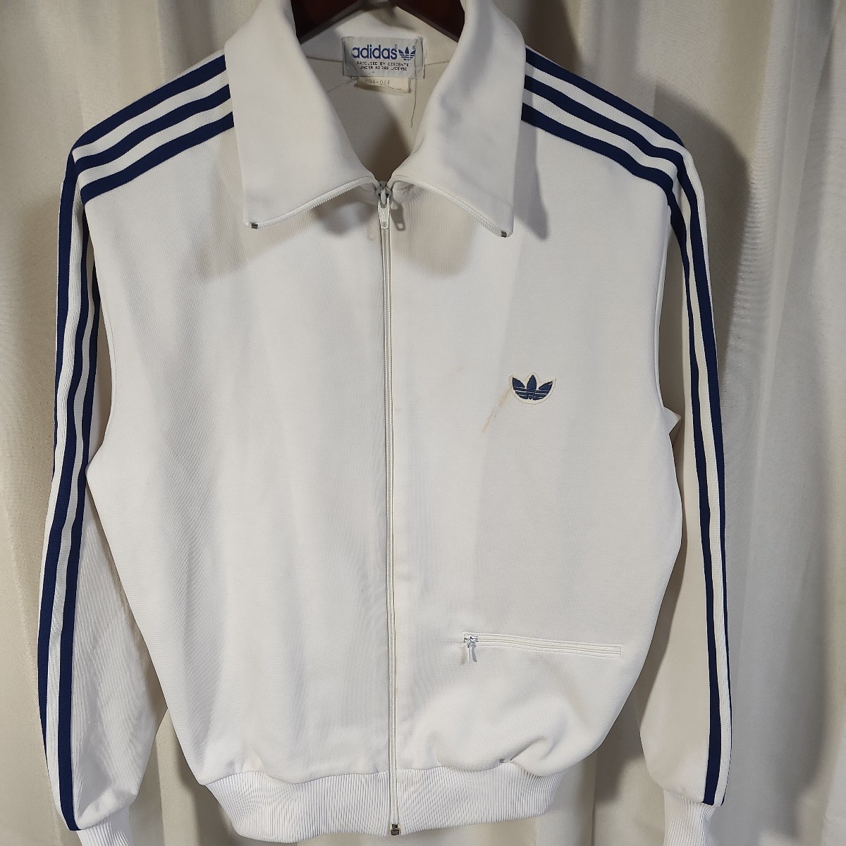 adidas　アディダスジャージ　ヴィンテージ　vintage　デサント　トラックジャケット　サイズＭ　白×紺_画像3