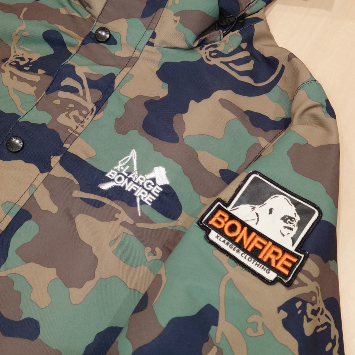 X-LARGE BONFIRE スノーボードウエア スキーウェア 迷彩柄 エクストララージ ボンファイアー サイズS 2310 X-LARGE BONFIRE スノーボードウエア スキーウェア 迷彩柄 エクストララージ ボンファイアー サイズS 2310