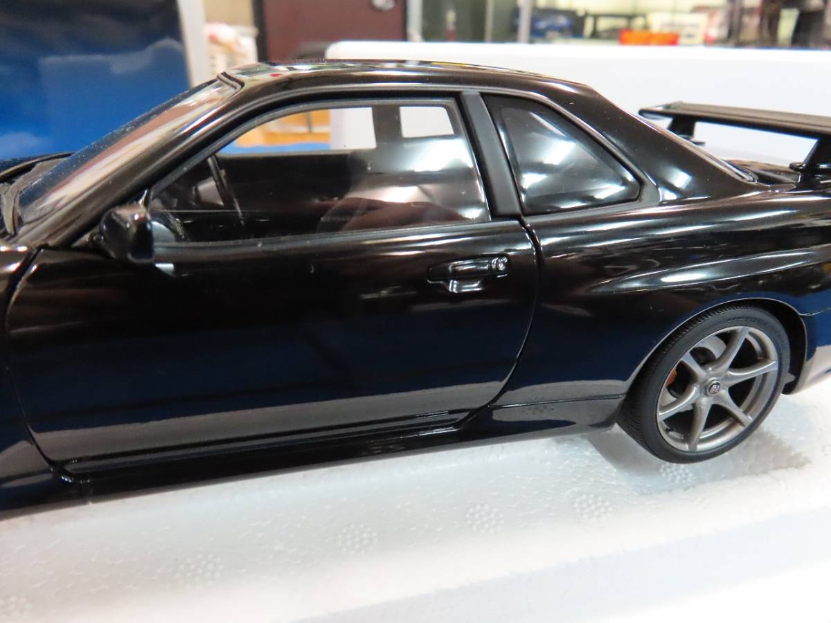 ★☆AUTOart 1/18 R34 GT-R Vスペック II （ブラックパール） BNR34 GTR nismo 77407 オートアート 開封済☆★_画像4