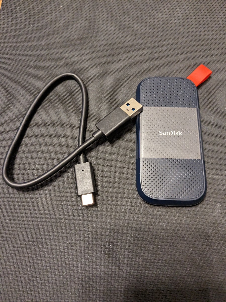 0510u2102 SanDisk SSD 外付け 1TB USB3 2Gen2 読出最大520MB/秒