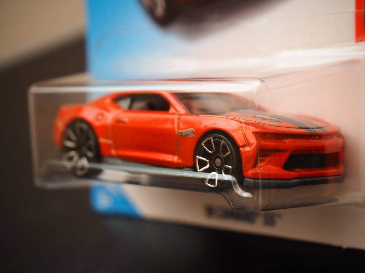 ホットウィール 18 CAMARO SS メタリックカラー シェビー カマロ ミニカー レーシング ストライプ MUSCLE CAR マッスルカー HOT WHeeLs_画像3