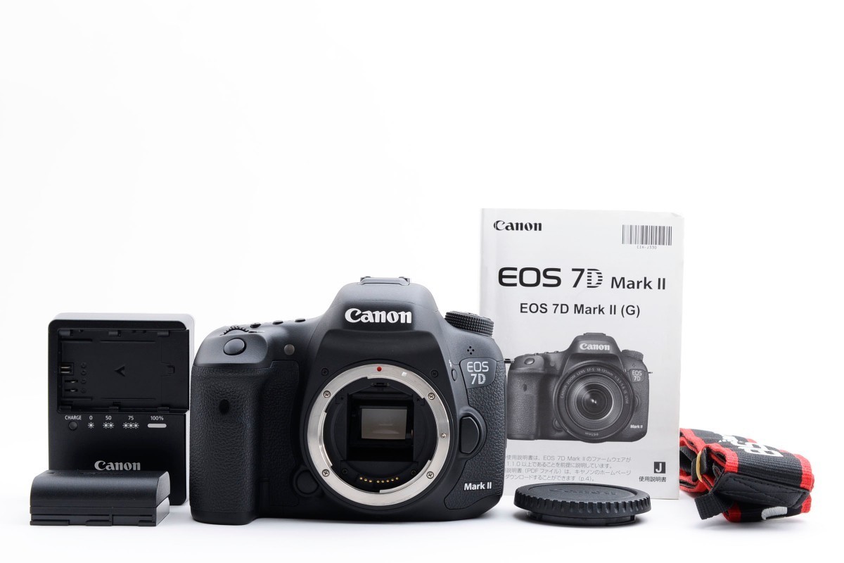【美品】 Canon デジタル一眼レフカメラ EOS 7D Mark II ボディ EOS7D MK2 動作確認済み 取扱説明書 ストラップ チャージャー バッテリー付