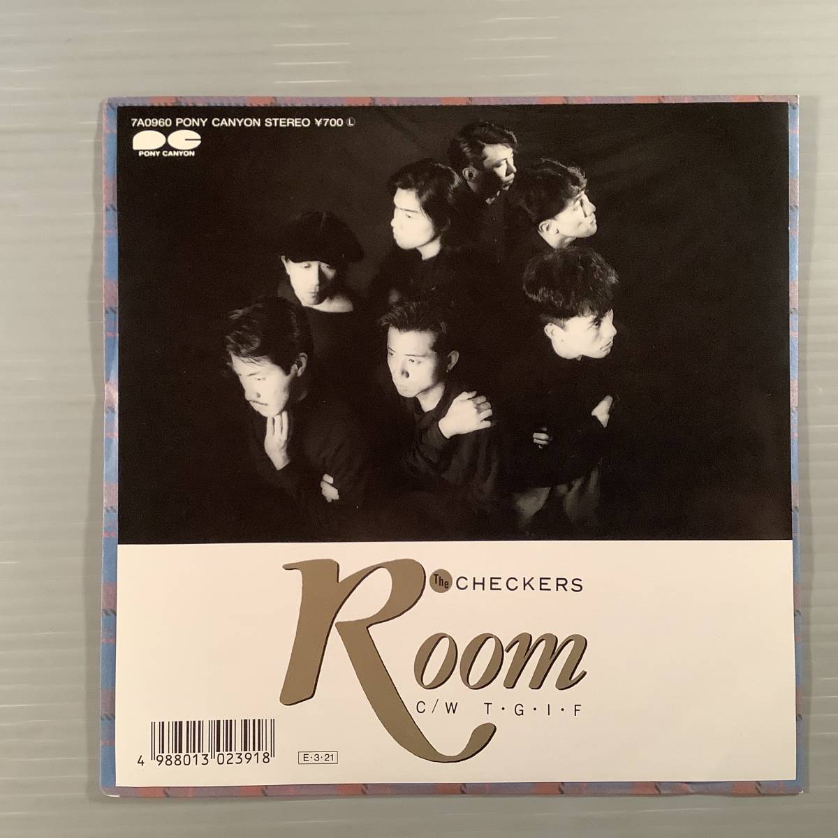 シングル盤(EP)▲チェッカーズ『Room』『T・G・I・F』※1989年盤▲美品！_画像1