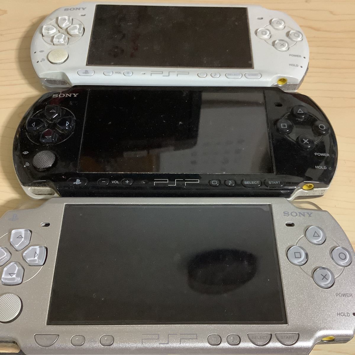 PSP-3000/PSP-2000/プレイステーション ポータブル本体のみ 3台セット