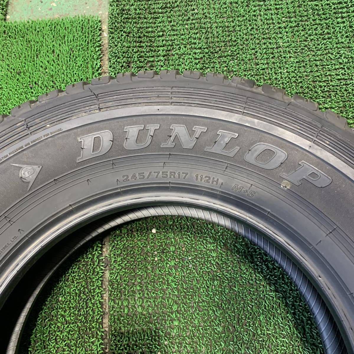 AE33-310 走行極少　DUNLOP 245/75R17 112H 2020年製【２本】_画像4