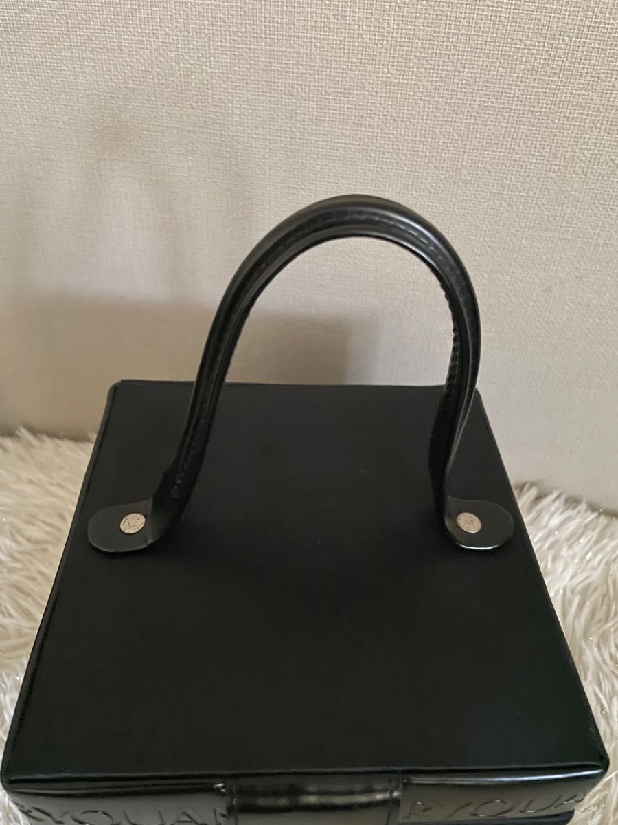 希少品　マリークワントMARYQUANT コスメボックス