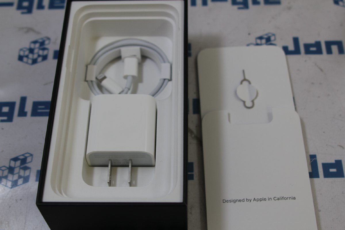 ◇関西 美品 SIMロック解除済み Apple iPhone 11 Pro 64GB ミッドナイトグリーン [MWC62J/A] 格安1円START!! J473900 V_画像4