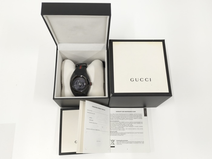 【中古】GUCCI シンク メンズ 腕時計 シェリーライン メンズ 腕時計 クオーツ SS ラバー ブラック文字盤 137.1_画像9