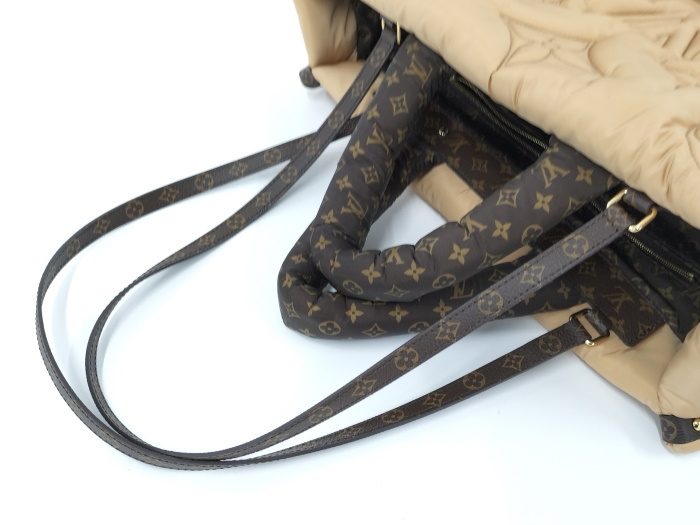 【中古】LOUIS VUITTON オンザゴーGM LVピロー 2WAY トートバッグ ナイロン ベージュ モノグラム M59007_画像6