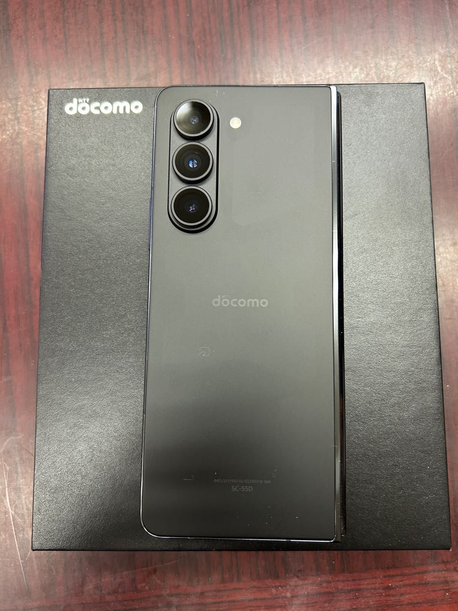 極美品 SAMSUNG Galaxy Z Fold 5 256GB docomo版 ファントムブラック